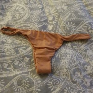 Large Acacia Pipelines in Topless